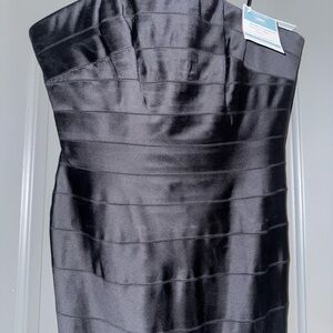 Carmen Marc Valvo Long Black Strapless formal gown / dress